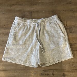 Hollister Men’s brand new, never worn, fleece mid-thigh fleece shorts. Medium.